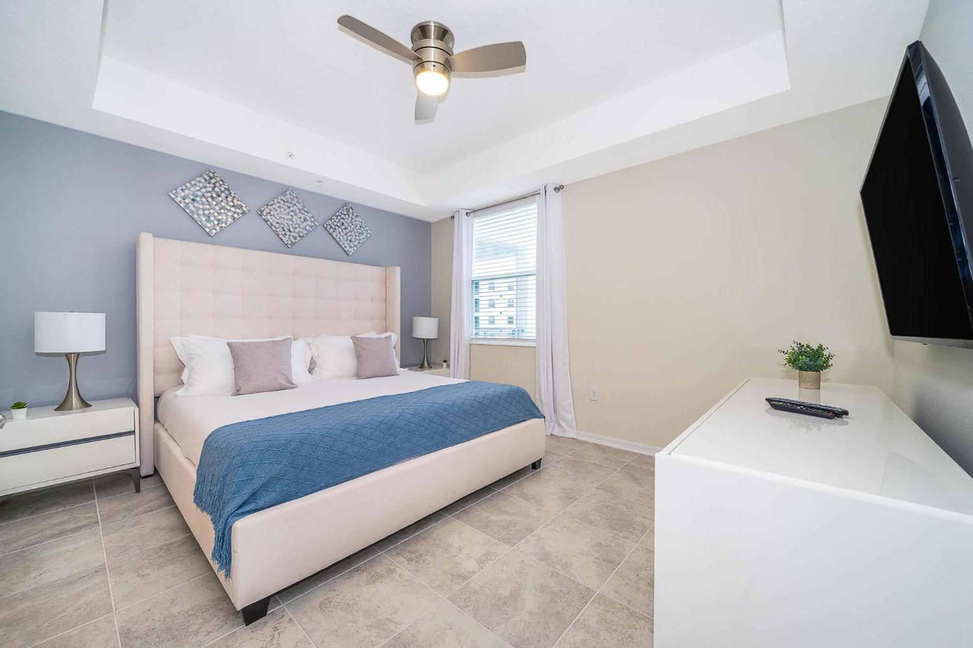 3150-208oh Storey Lake, 3/2 Pool View