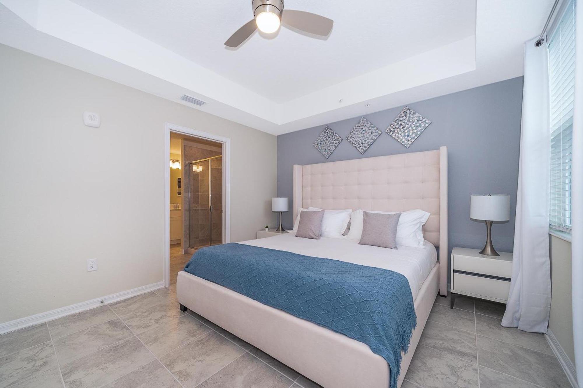 3150-208oh Storey Lake, 3/2 Pool View
