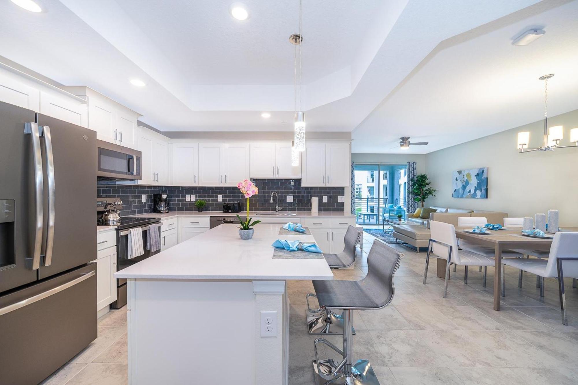 3150-208oh Storey Lake, 3/2 Pool View Apartamento
